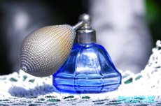 画像8: フランス　コーンフラワーブルー ガラス　香水瓶　パーフュームボトル　 (8)