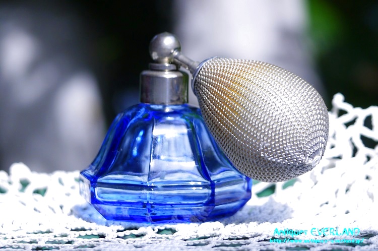 フランス　コーンフラワーブルー ガラス　香水瓶　パーフュームボトル
